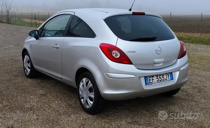Opel Corsa 2011 photo 4