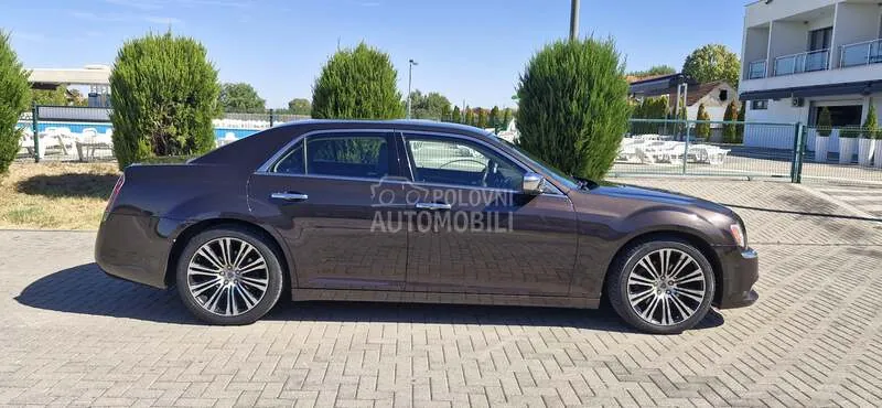Lancia Thema 2012 photo 4