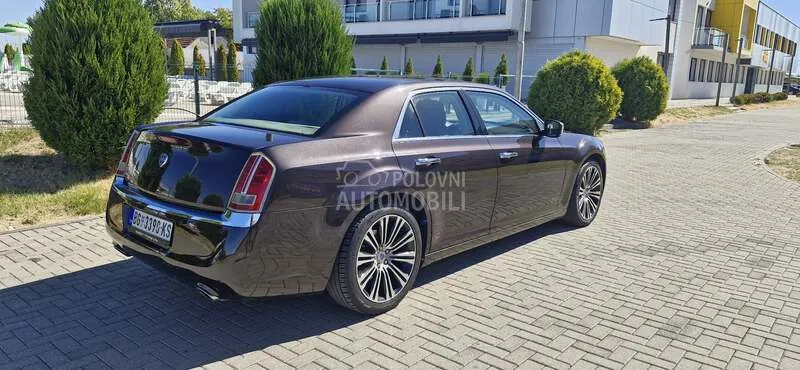 Lancia Thema 2012 photo 2