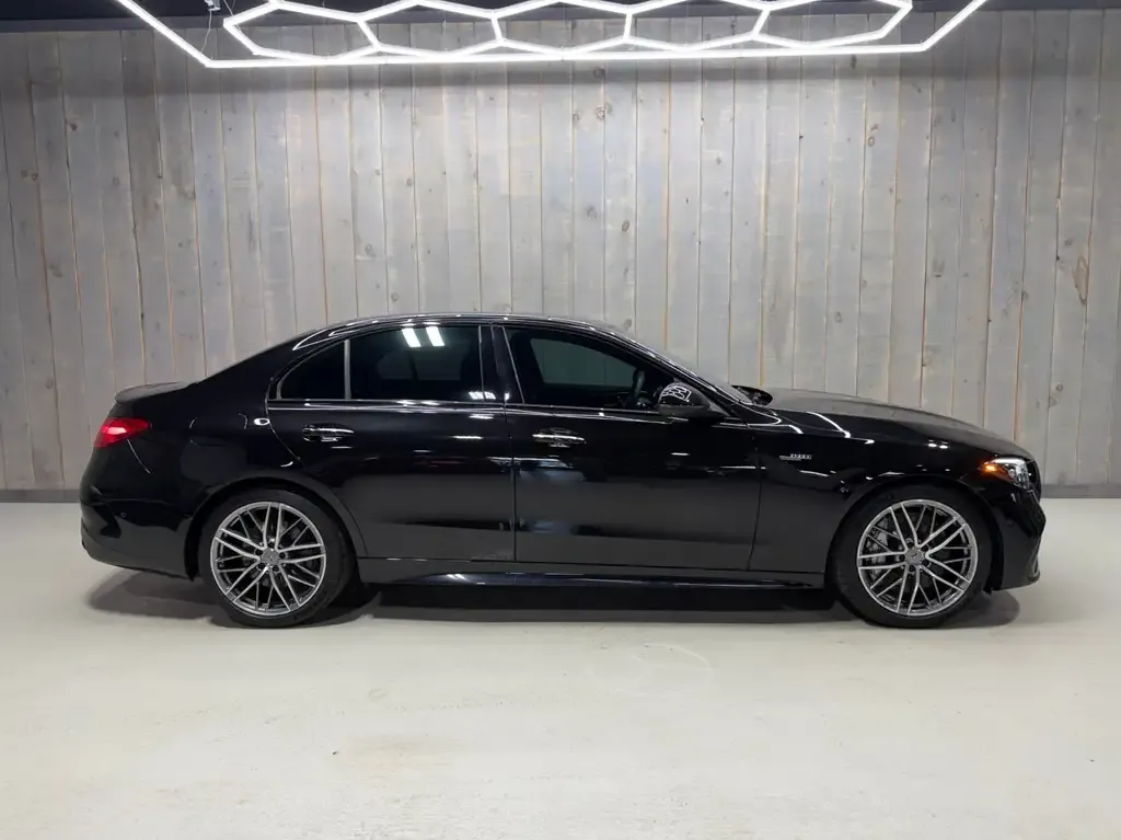 Mercedes-Benz C-Class 2023 photo 2