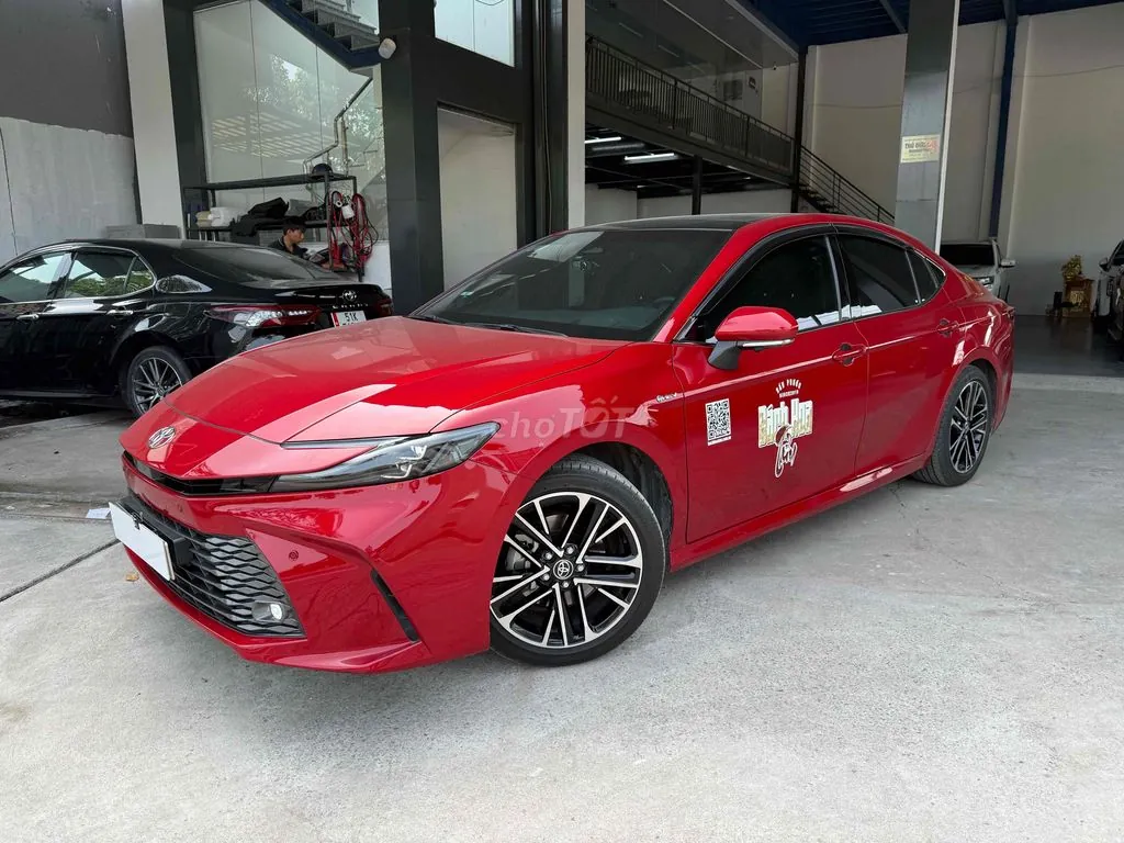 Toyota Camry 2025 photo 2