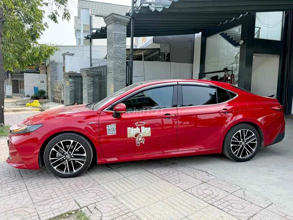 Toyota Camry 2025 photo 4
