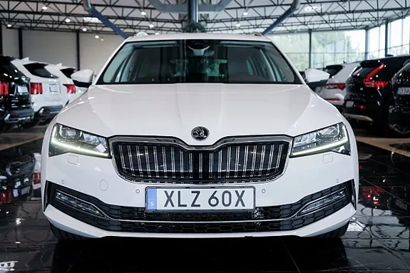 Skoda Superb 2021 photo 2