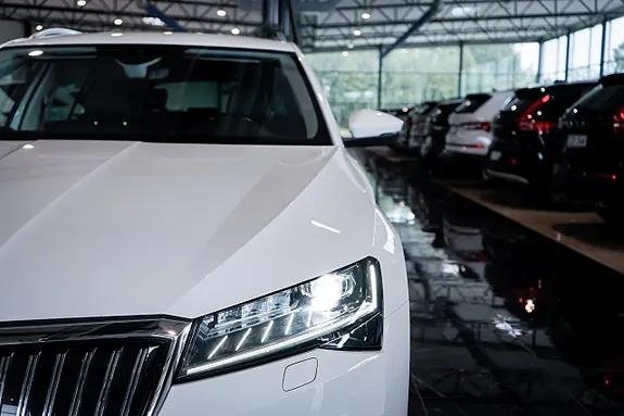 Skoda Superb 2021 photo 4