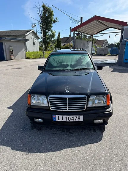Mercedes-Benz E300 1991 photo 3