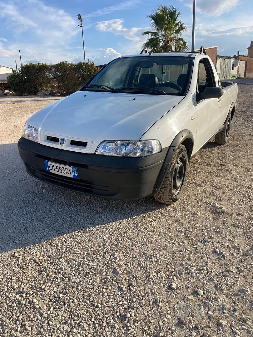 Fiat Strada 2004 photo 2
