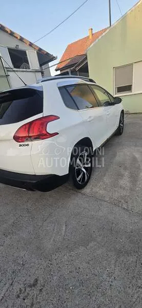 Peugeot 2008 2015 photo 5