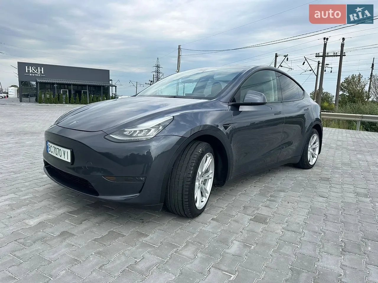 Tesla Model Y 2023 photo 3