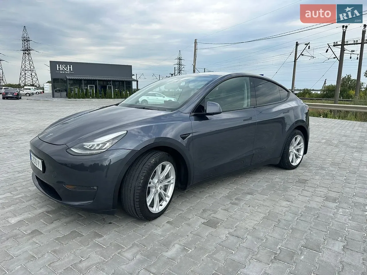 Tesla Model Y 2023 photo 4
