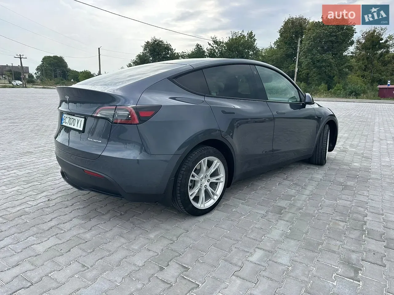 Tesla Model Y 2023 photo 5