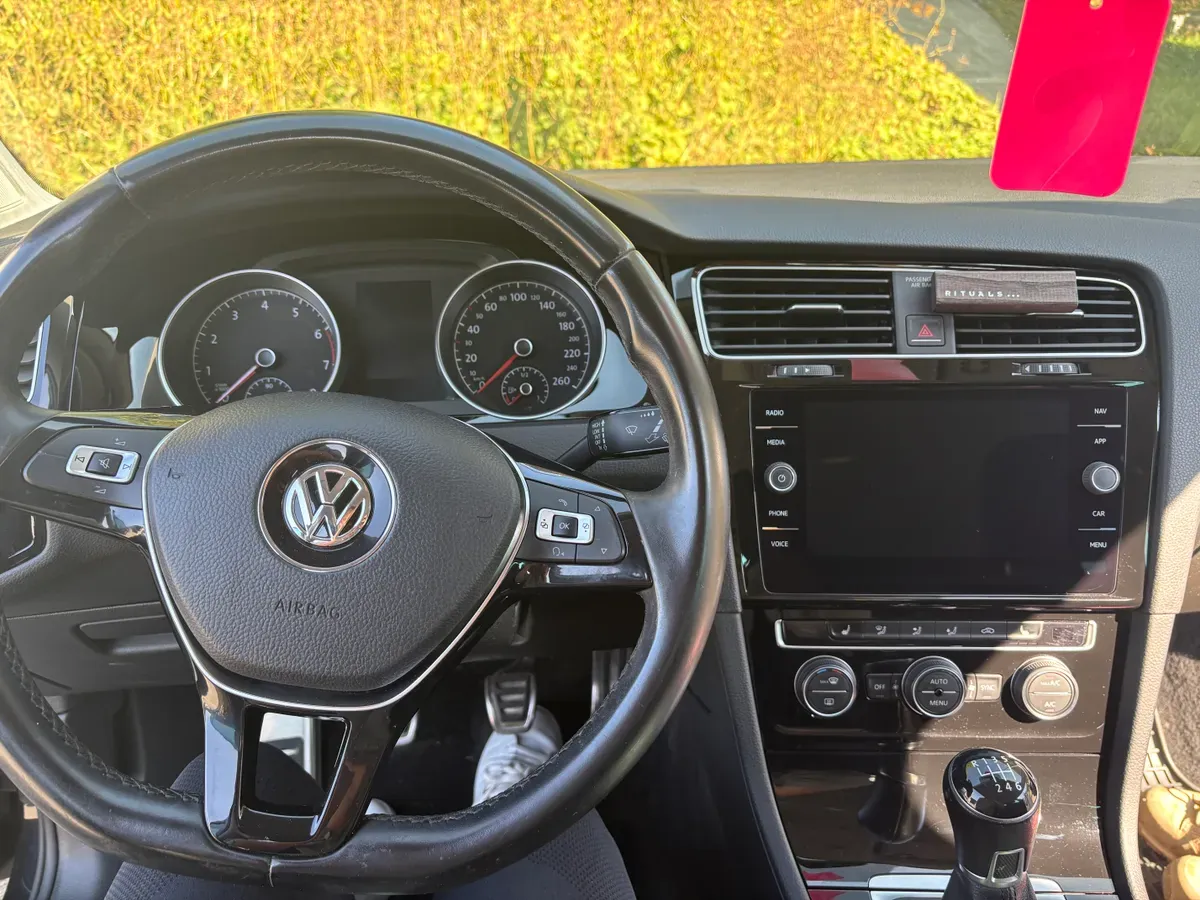 Volkswagen Golf 2018 photo 2