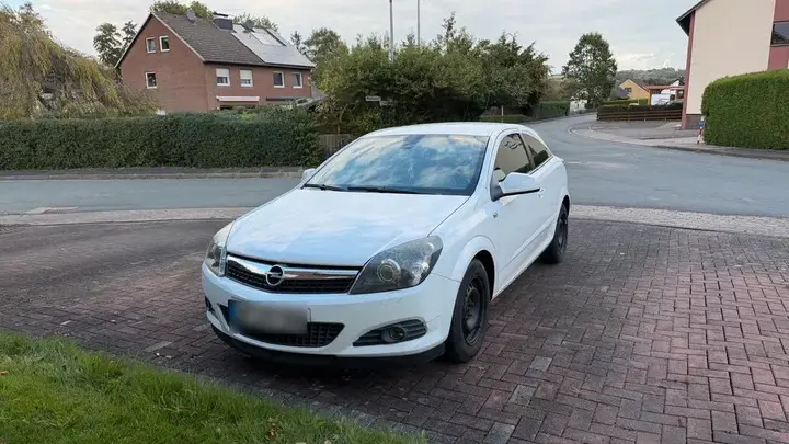 Opel Astra Gtc H