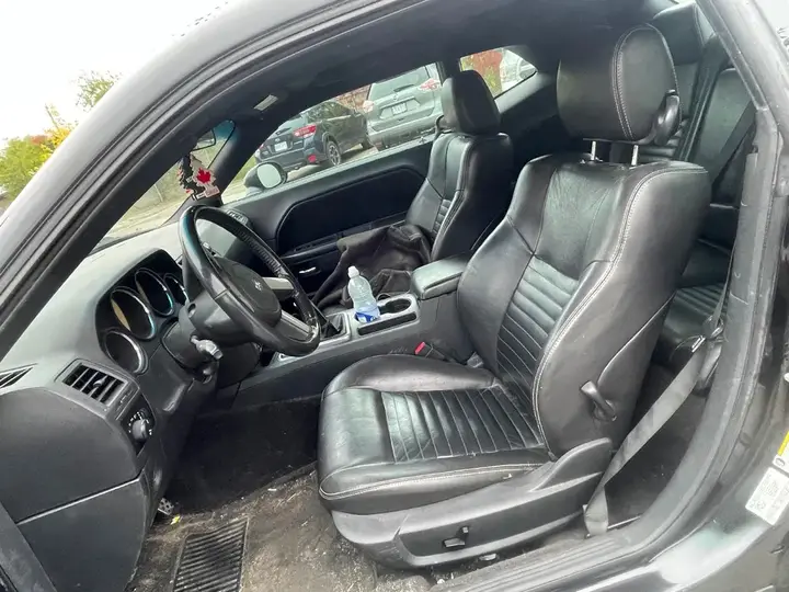 Dodge Challenger 2010 photo 4