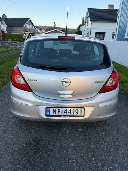 Opel Corsa 2010 photo 2