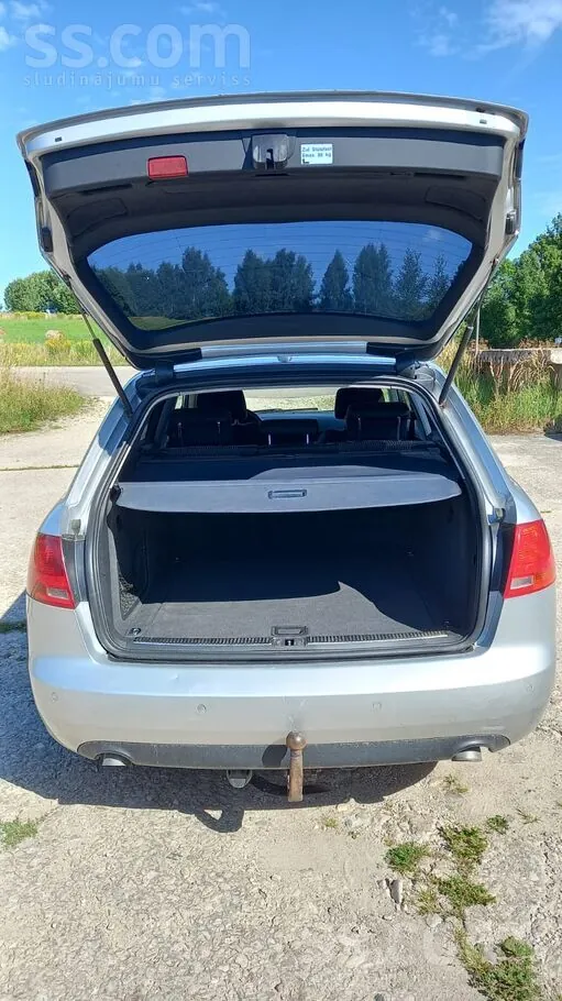 Audi A4 2005 photo 2