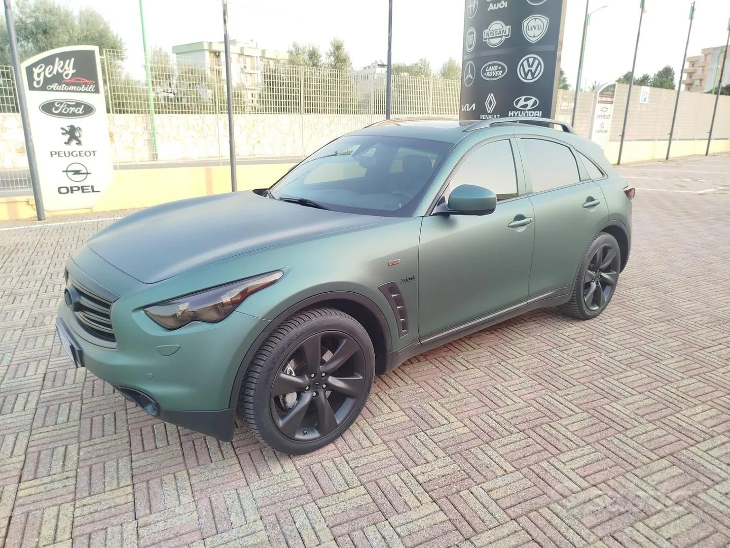 Infiniti Qx70 2016 photo 2