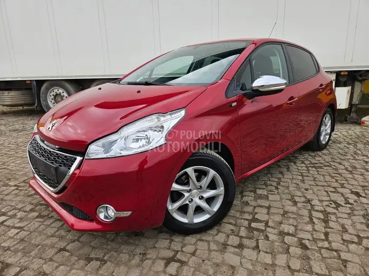 Peugeot 208 2015 photo 3
