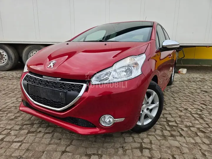 Peugeot 208 2015 photo 2