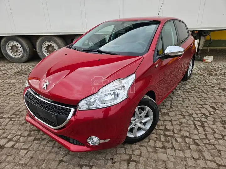 Peugeot 208 2015 photo 4