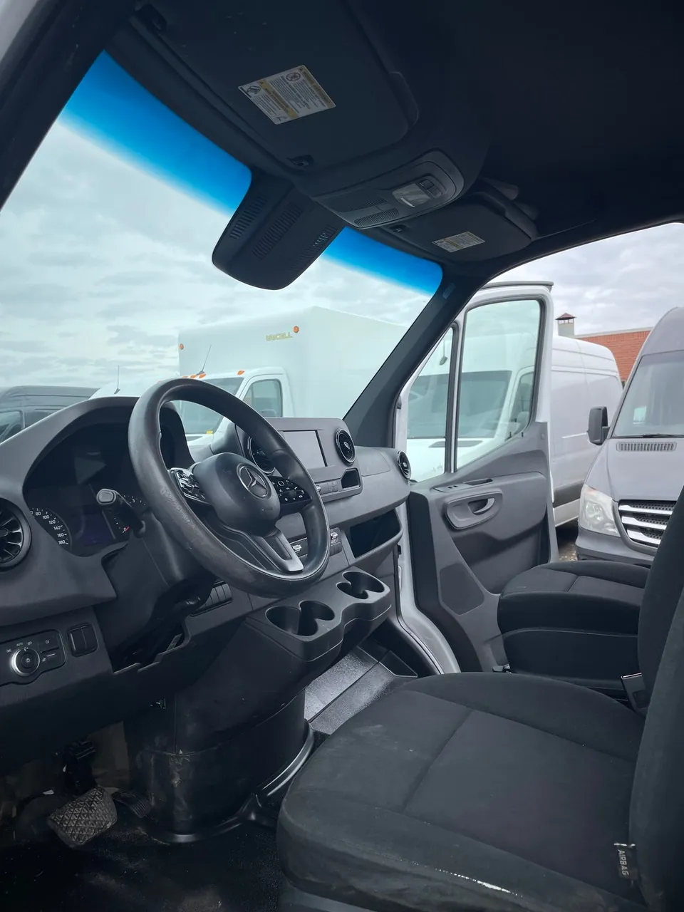 Mercedes-Benz Sprinter Van 2022 photo 5