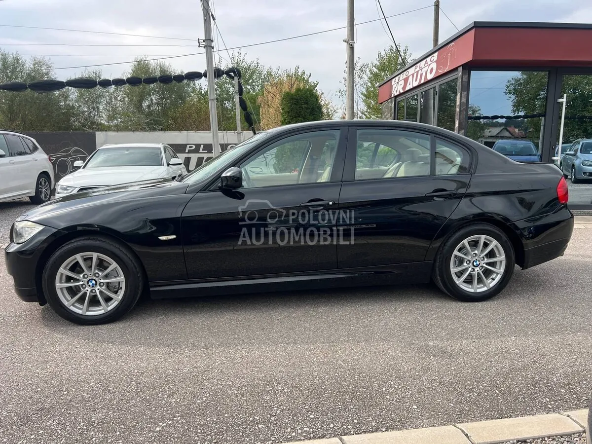 BMW 318 2009 photo 5