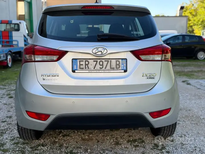 Hyundai Ix20 2013 photo 2