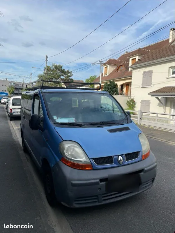 Renault Trafic 2005 photo 2