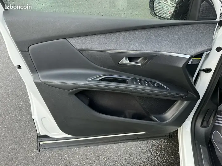 Peugeot 5008 2019 photo 5