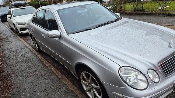 Mercedes-Benz E320