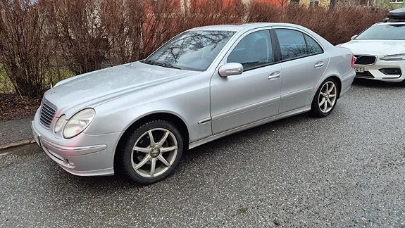 Mercedes-Benz E320 2004 photo 3