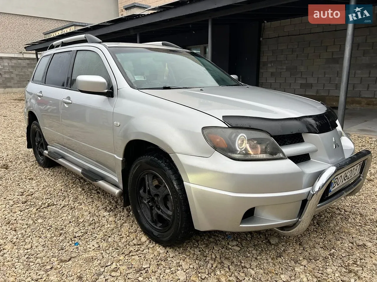 Mitsubishi Outlander 2004 photo 2