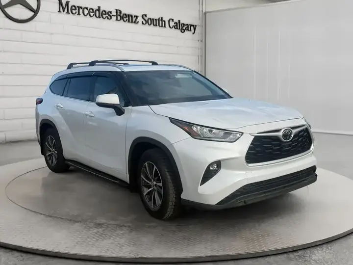 Toyota Highlander 2022 photo 3