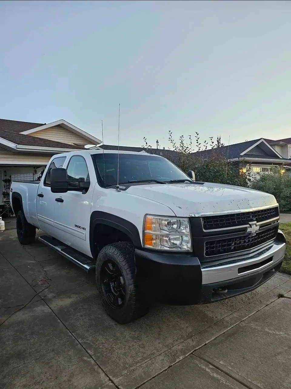 Chevrolet Silverado 3500Hd 2010 photo 5
