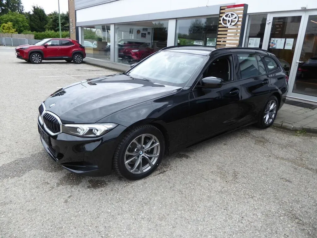BMW 3 Series 2023 photo 2