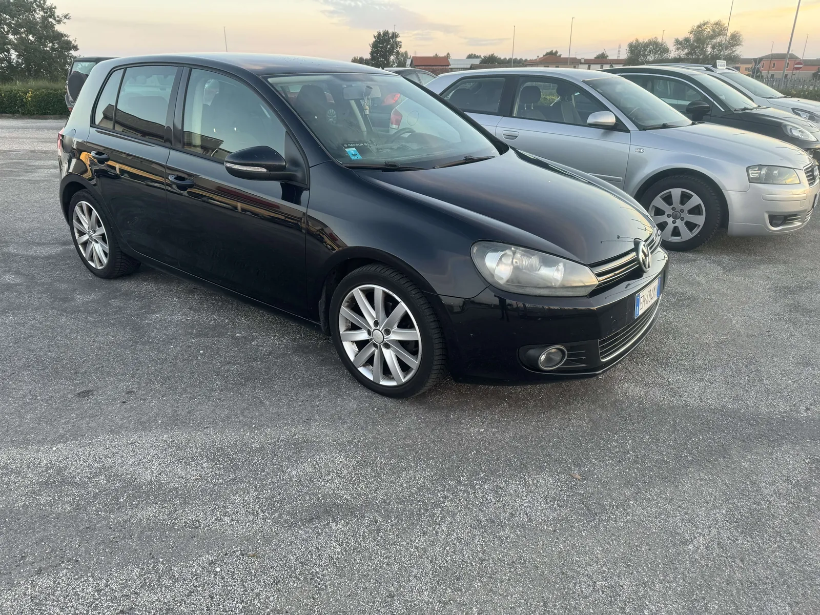 Volkswagen Golf 2011 photo 2