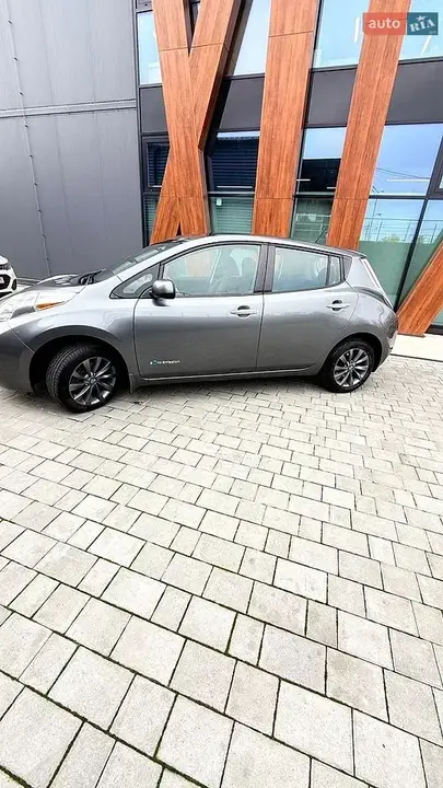 Nissan Leaf 2015 photo 5