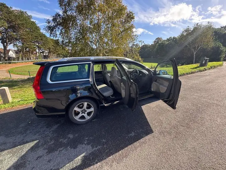 Volvo V70 2009 photo 5