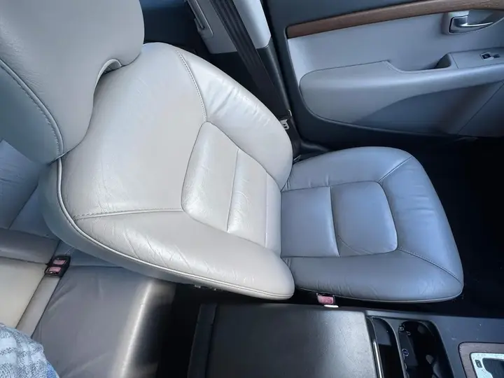 Volvo V70 2009 photo 2