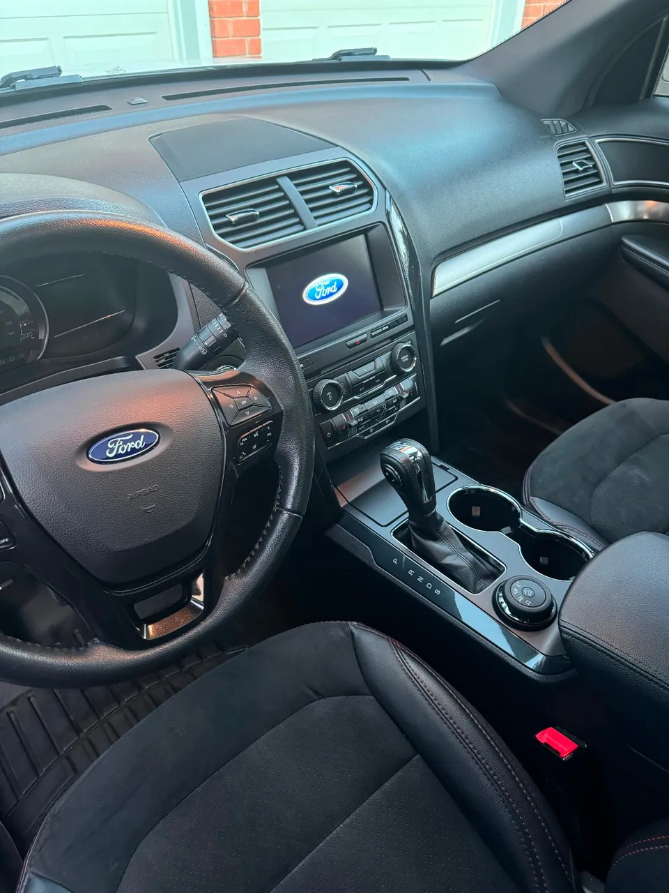Ford Explorer 2018 photo 4