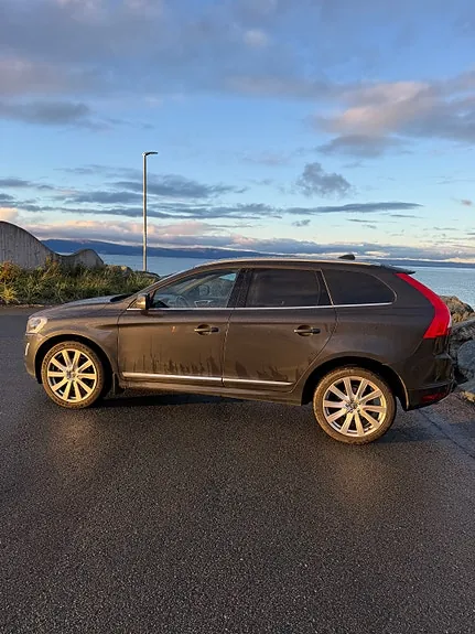 Volvo Xc60 2017 photo 2