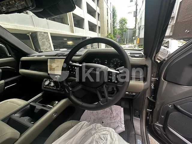 Land Rover Defender 2026 photo 4