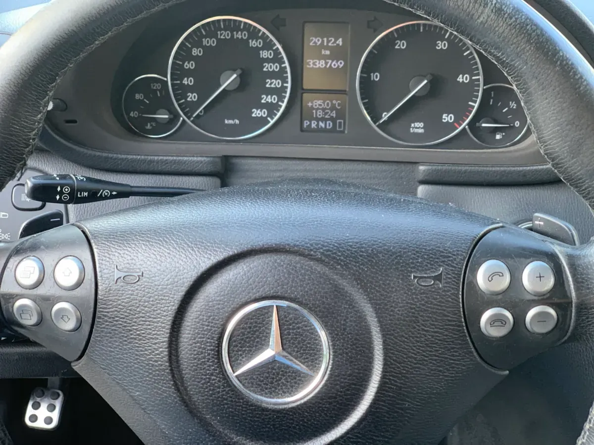 Mercedes-Benz C-Class 2008 photo 2
