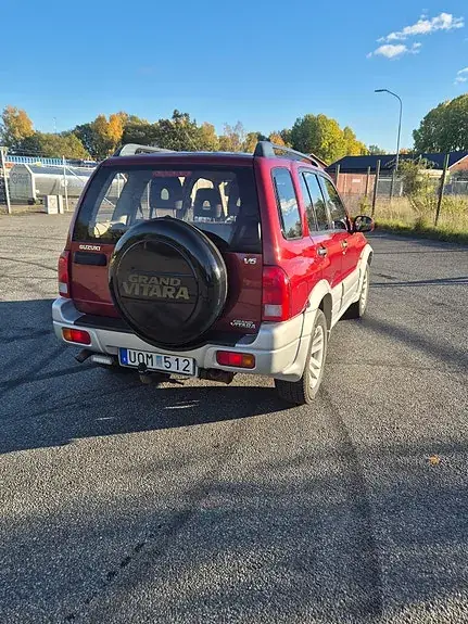 Suzuki Grand Vitara 2004 photo 2