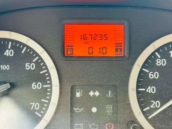 Dacia Logan 2009 photo 2