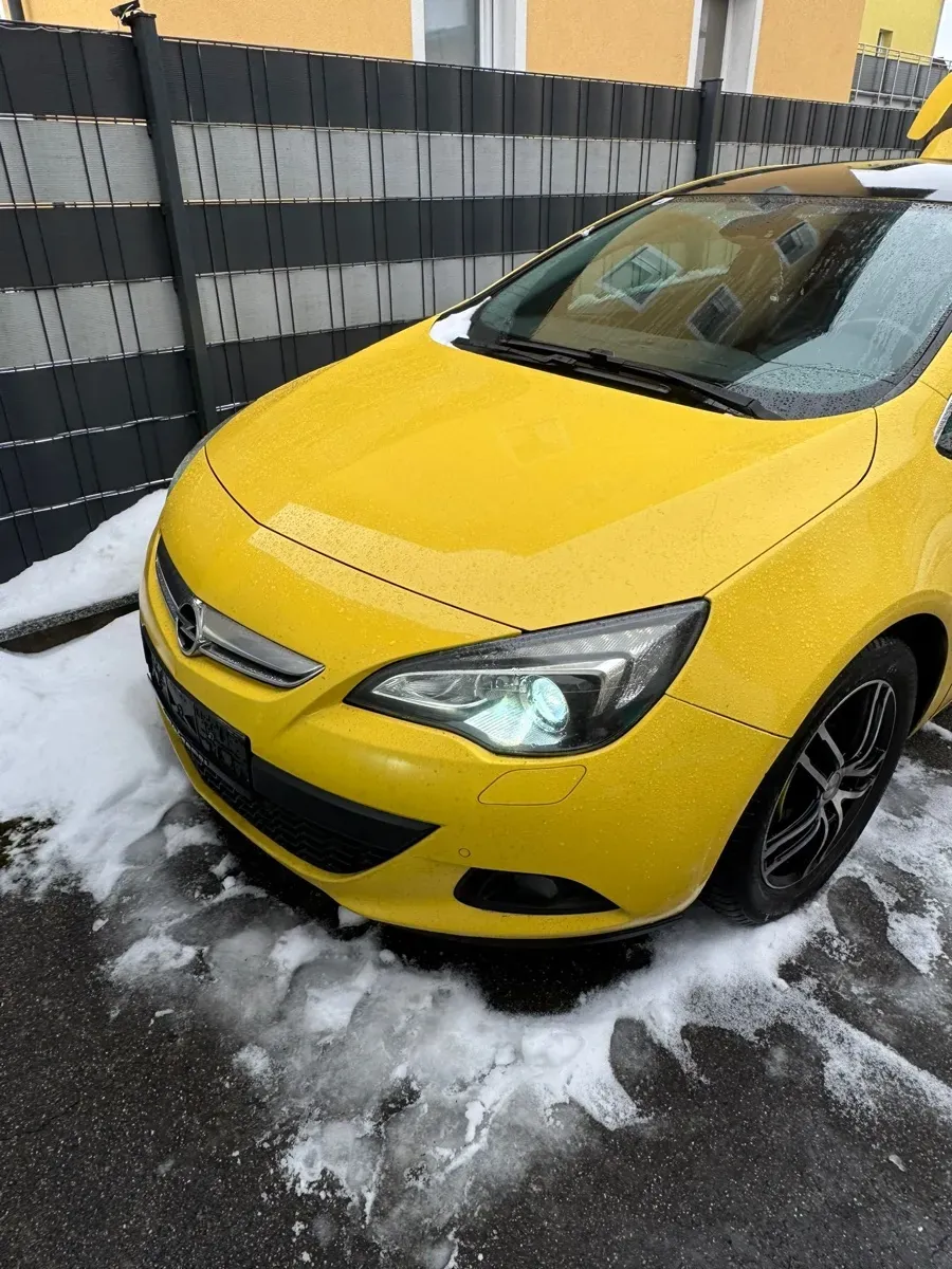 Opel Astra 2013 photo 3