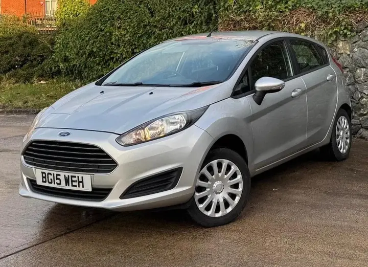 Ford Fiesta 2015 photo 2