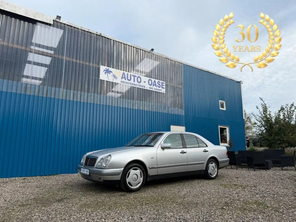 Mercedes-Benz E 280