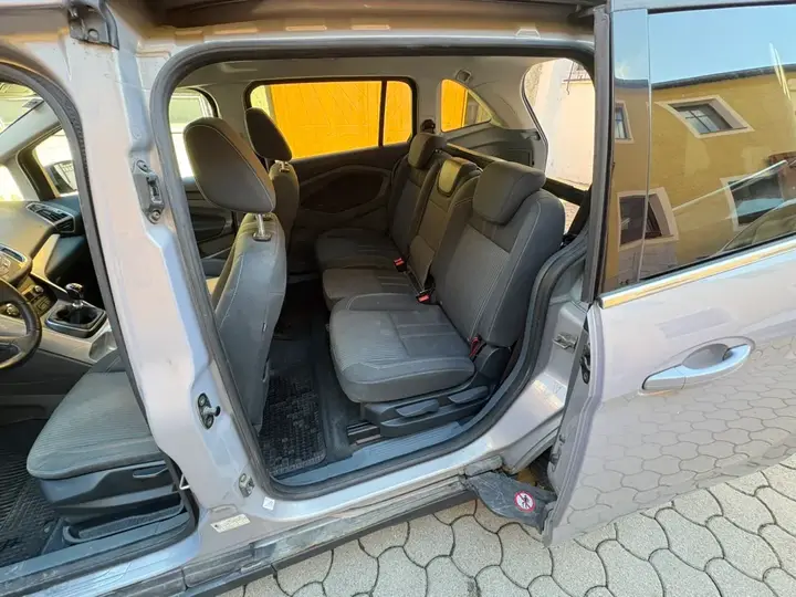 Ford C-Max 2011 photo 3