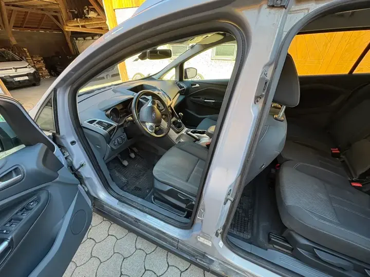 Ford C-Max 2011 photo 2