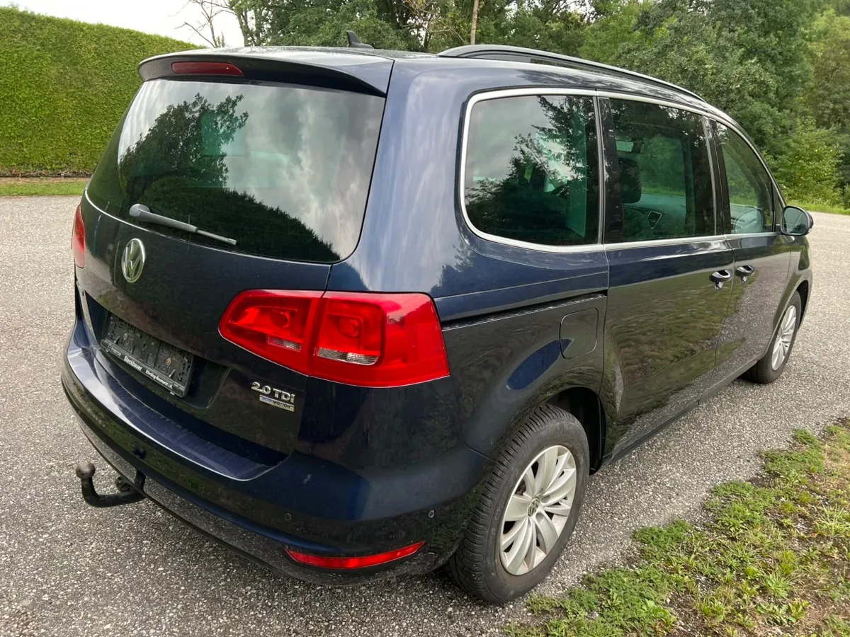Volkswagen Sharan 2011 photo 2